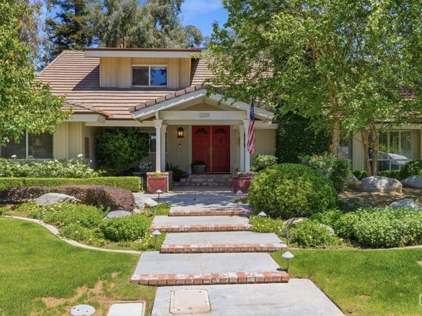1220 Club View Drive, Bakersfield, CA 93309