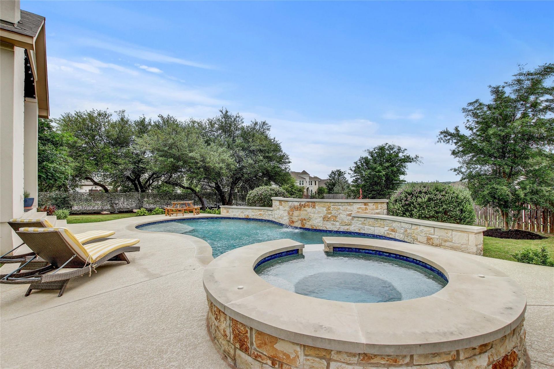 9028 Eagle Vista Ct, Austin, TX 78738 Main Photo