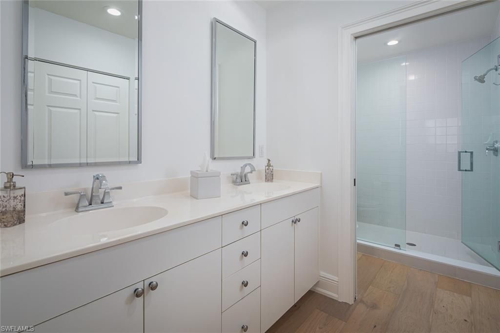470 Launch Cir, Unit V401, Naples, FL 34108 Photo