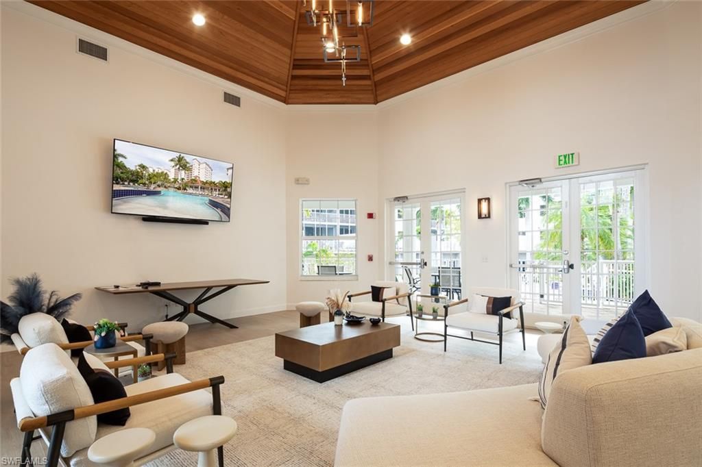 470 Launch Cir, Unit V401, Naples, FL 34108 Photo