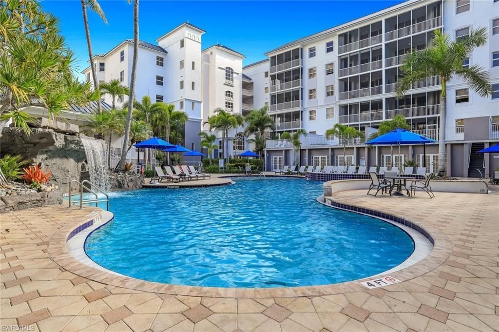 470 Launch Cir, Unit V401, Naples, FL 34108 Photo