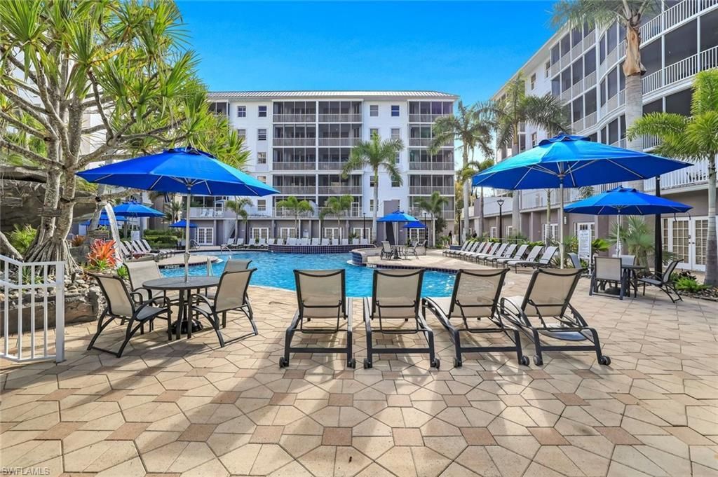 470 Launch Cir, Unit V401, Naples, FL 34108 Photo
