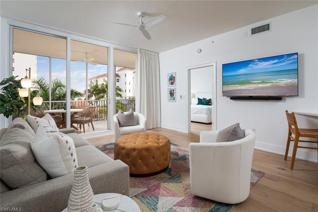 470 Launch Cir, Unit V401, Naples, FL 34108 Photo