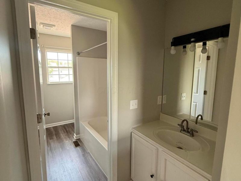6370 Bellinger Drive, Galloway, OH 43119 Photo 10