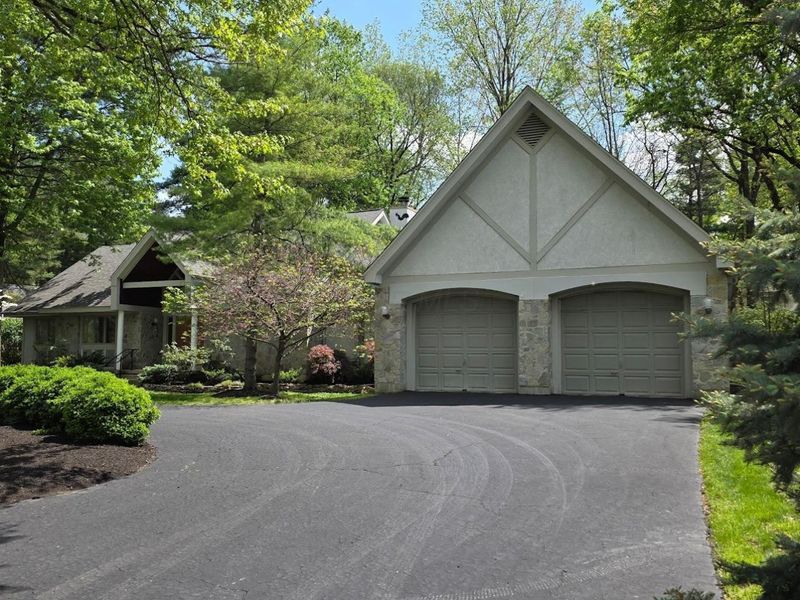 668 Founders Ridge Drive , Columbus, OH 43230 Photo 2