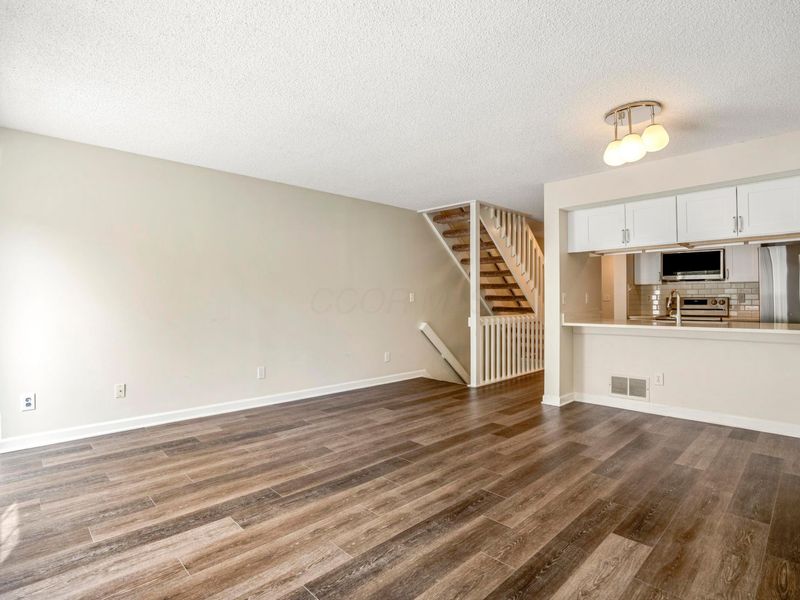5368 Coral Berry Drive, Columbus, OH 43235 Photo 7