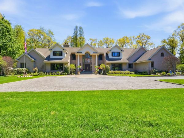 10 Fox Meadow Lane, Lloyd Harbor, NY 11743