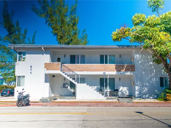 611 74th St , Miami Beach, FL 33141
