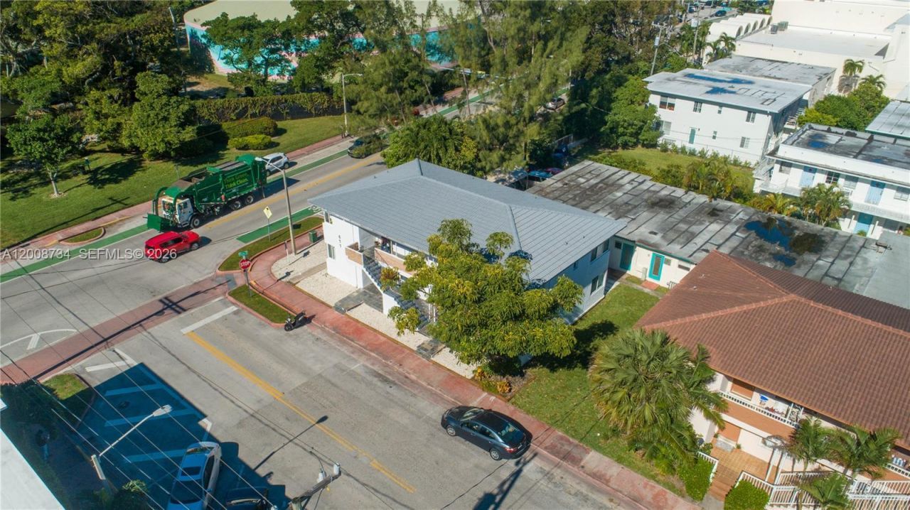 611 74th St , Miami Beach, FL 33141 Photo