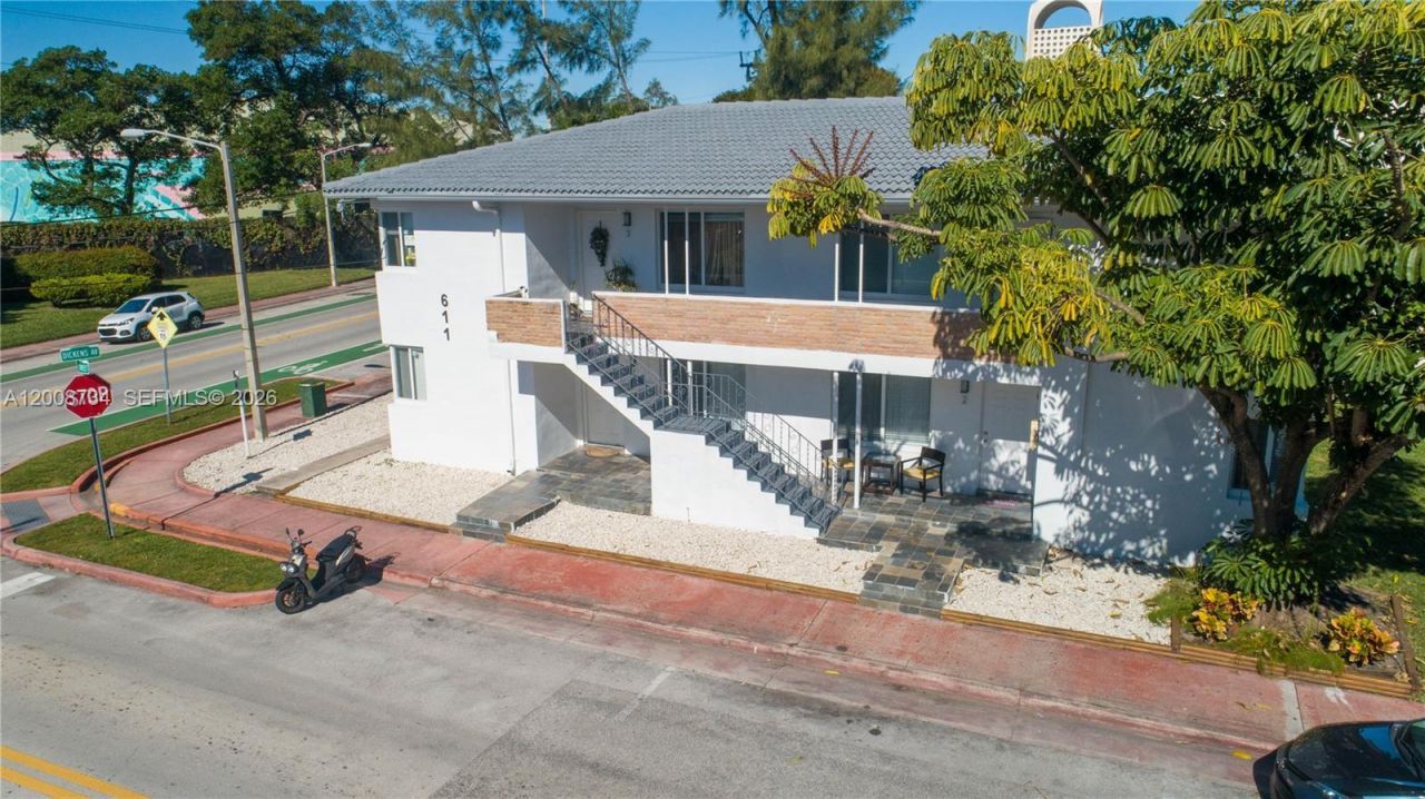 611 74th St , Miami Beach, FL 33141 Photo
