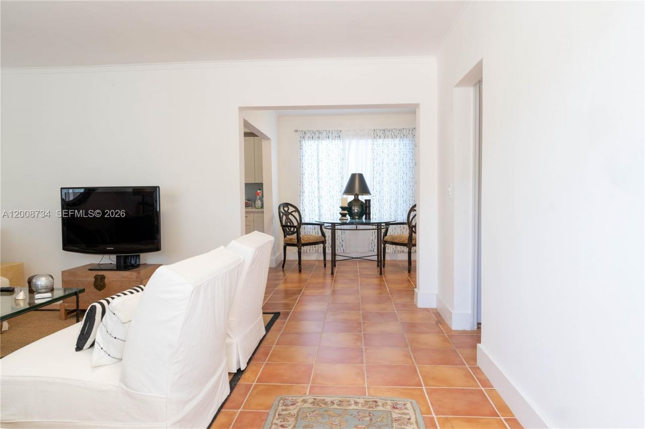 611 74th St , Miami Beach, FL 33141 Photo