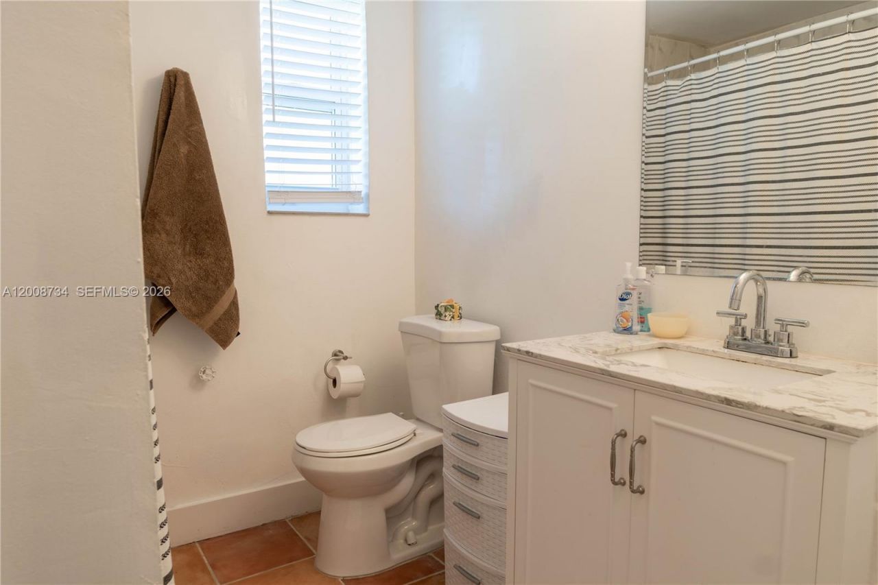 611 74th St , Miami Beach, FL 33141 Photo