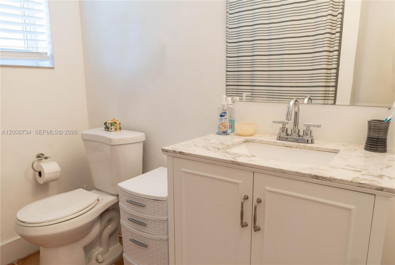 611 74th St , Miami Beach, FL 33141 Photo