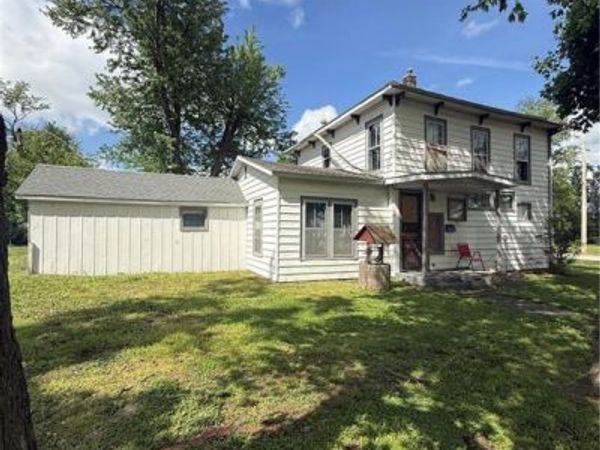 230 E Prairie Avenue, Girard, KS 66743