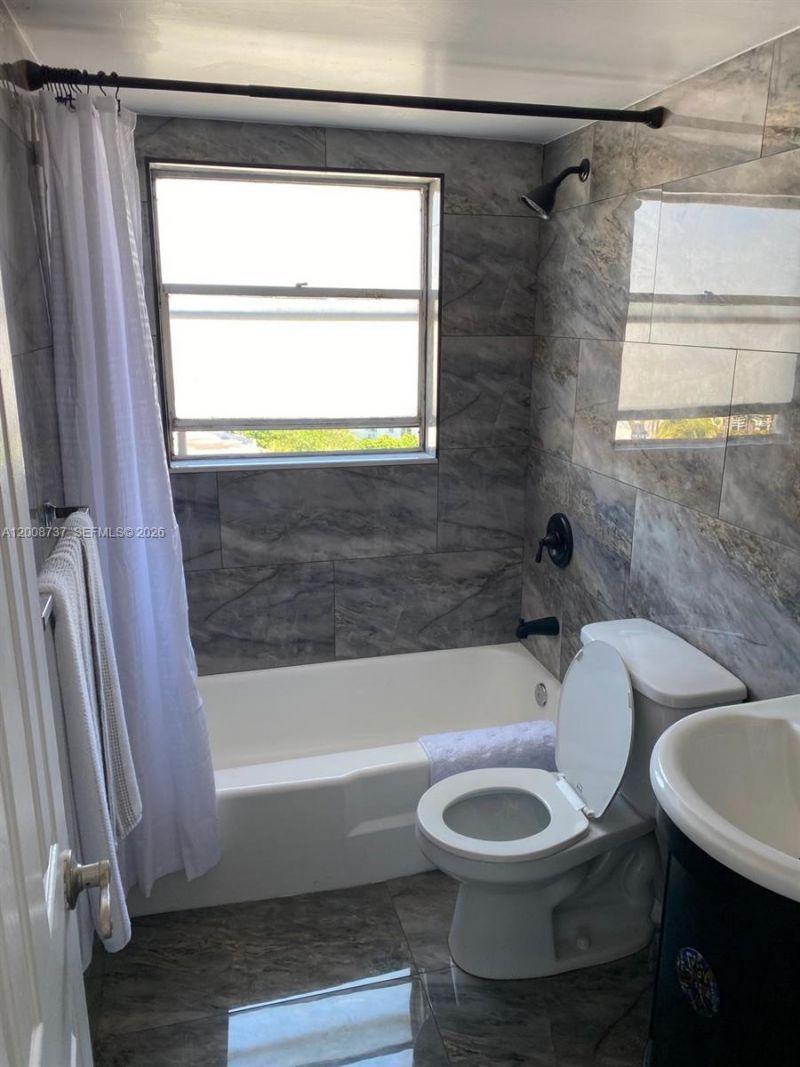 1881 Washington Ave, Unit 7C, Miami Beach, FL 33139 Photo
