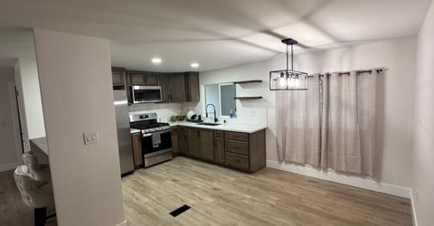 137 Davis Ave, Sacramento, CA 95823 Photo