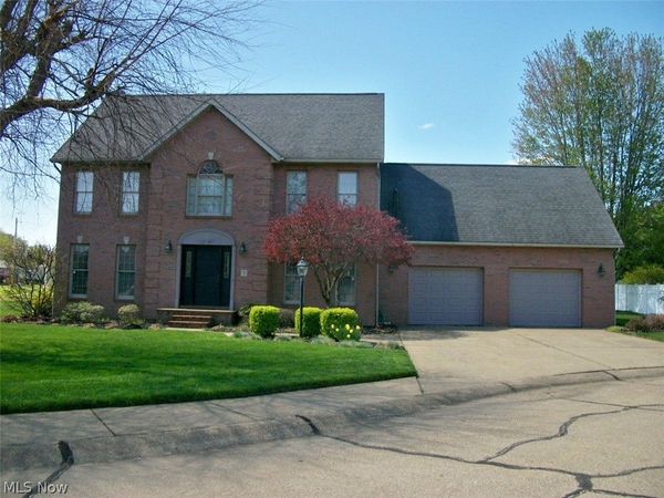 5 Sawgrass Circle , Belpre, OH 45714