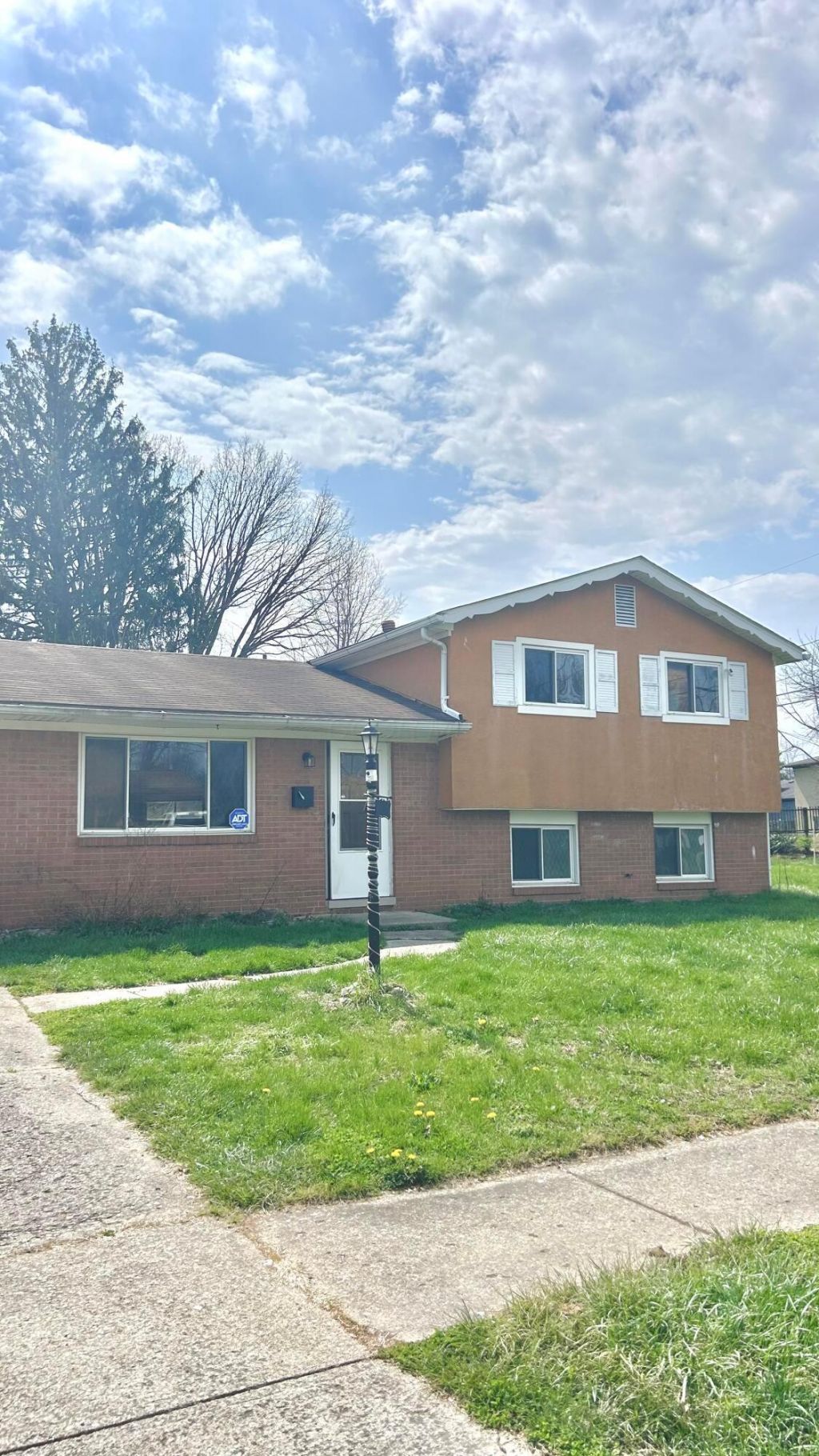 4849 Carbondale Drive, Columbus, OH 43232 Main Photo