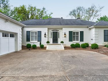 2044 Bridgeport Drive, Lexington, KY 40502