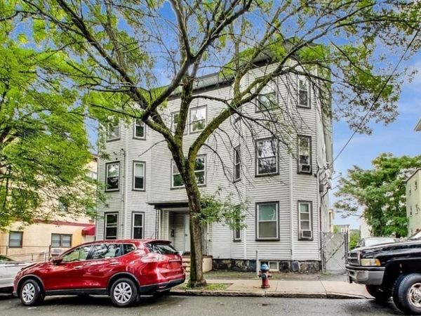 109 Walnut St, Somerville, MA 02145