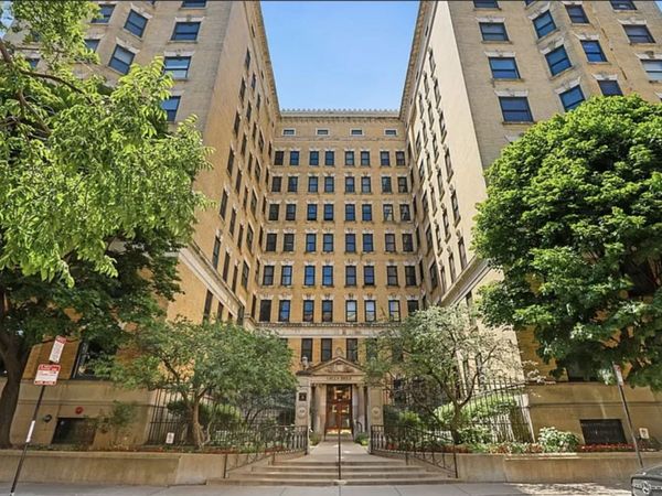 559 W Surf Street , Unit 206, Chicago, IL 60657