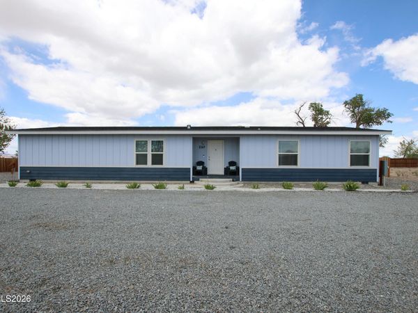 210 Chateau Way, Yerington, NV 89447