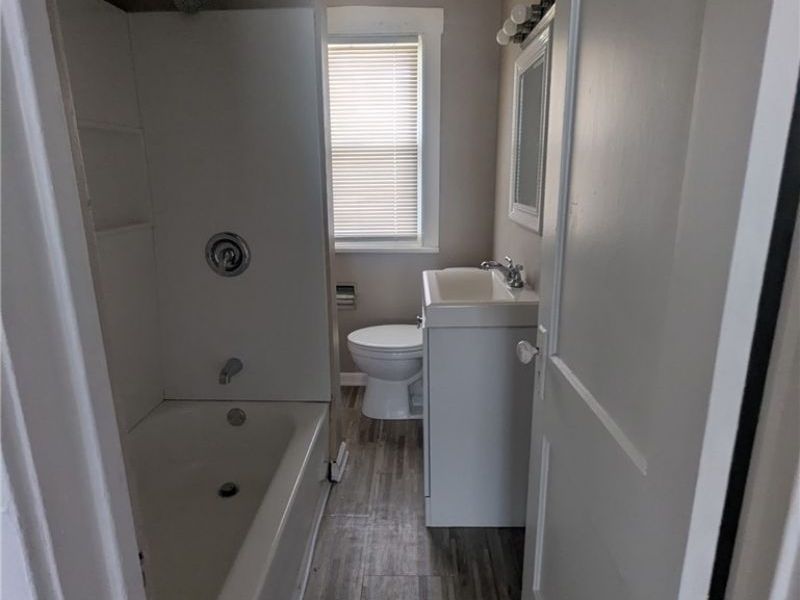 994 Peerless Avenue, Akron, OH 44320 Photo 6