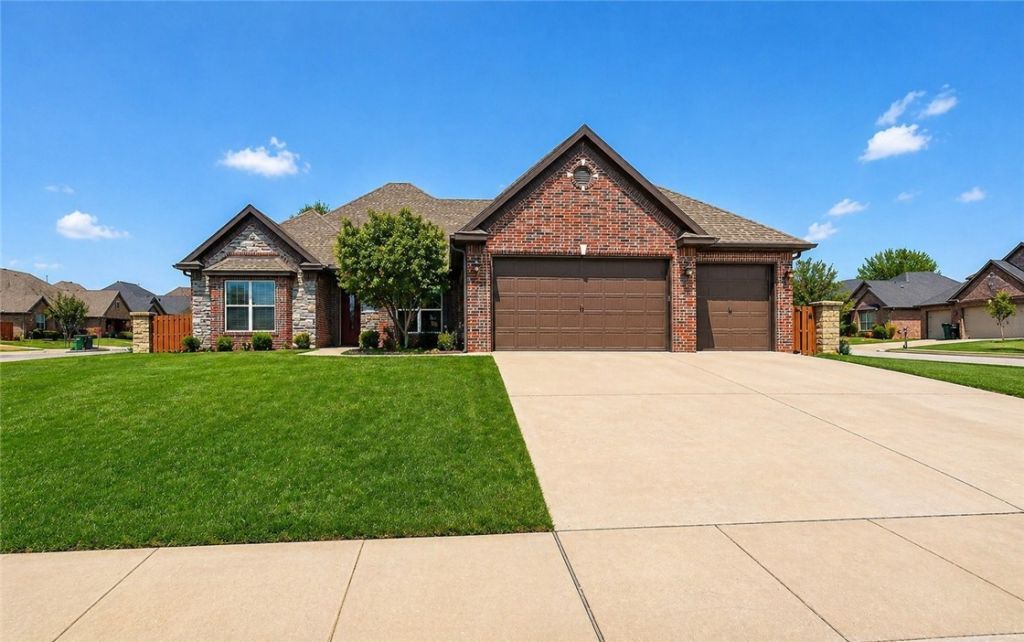 4601 West Langmead Drive, Rogers, AR 72758 Main Photo