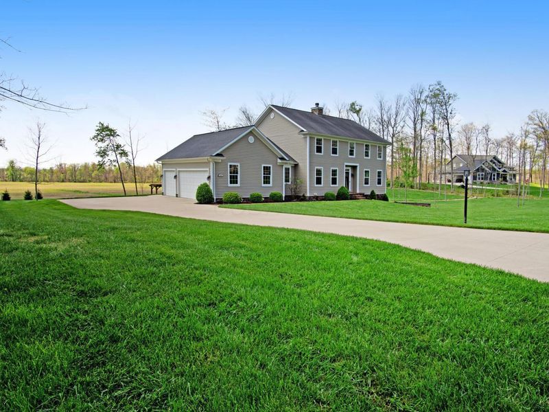 9596 Woodridge Circle, Fredericktown, OH 43019 Photo 2