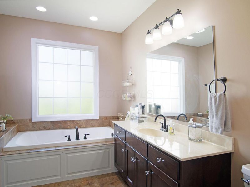 9596 Woodridge Circle, Fredericktown, OH 43019 Photo 33