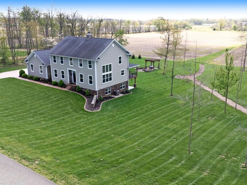 9596 Woodridge Circle, Fredericktown, OH 43019 Photo 4