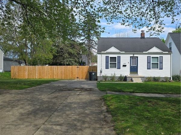 403 High Grove Boulevard , Akron, OH 44312