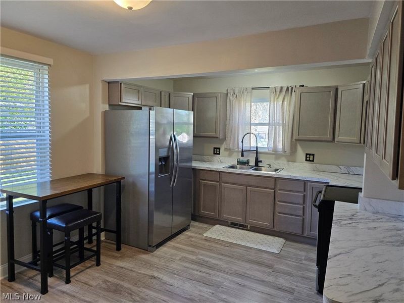 403 High Grove Boulevard, Akron, OH 44312 Photo 2