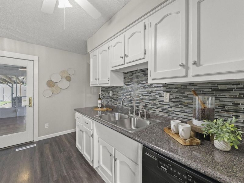 5392 Carbondale Drive, Columbus, OH 43232 Photo 8