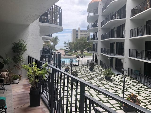 2029 N Ocean Boulevard, Unit 209, Fort Lauderdale, FL 33305 Photo