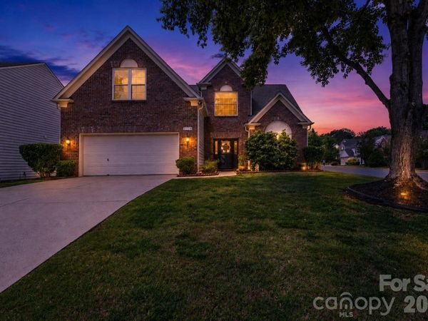 8719 Fieldcroft Drive, Charlotte, NC 28277