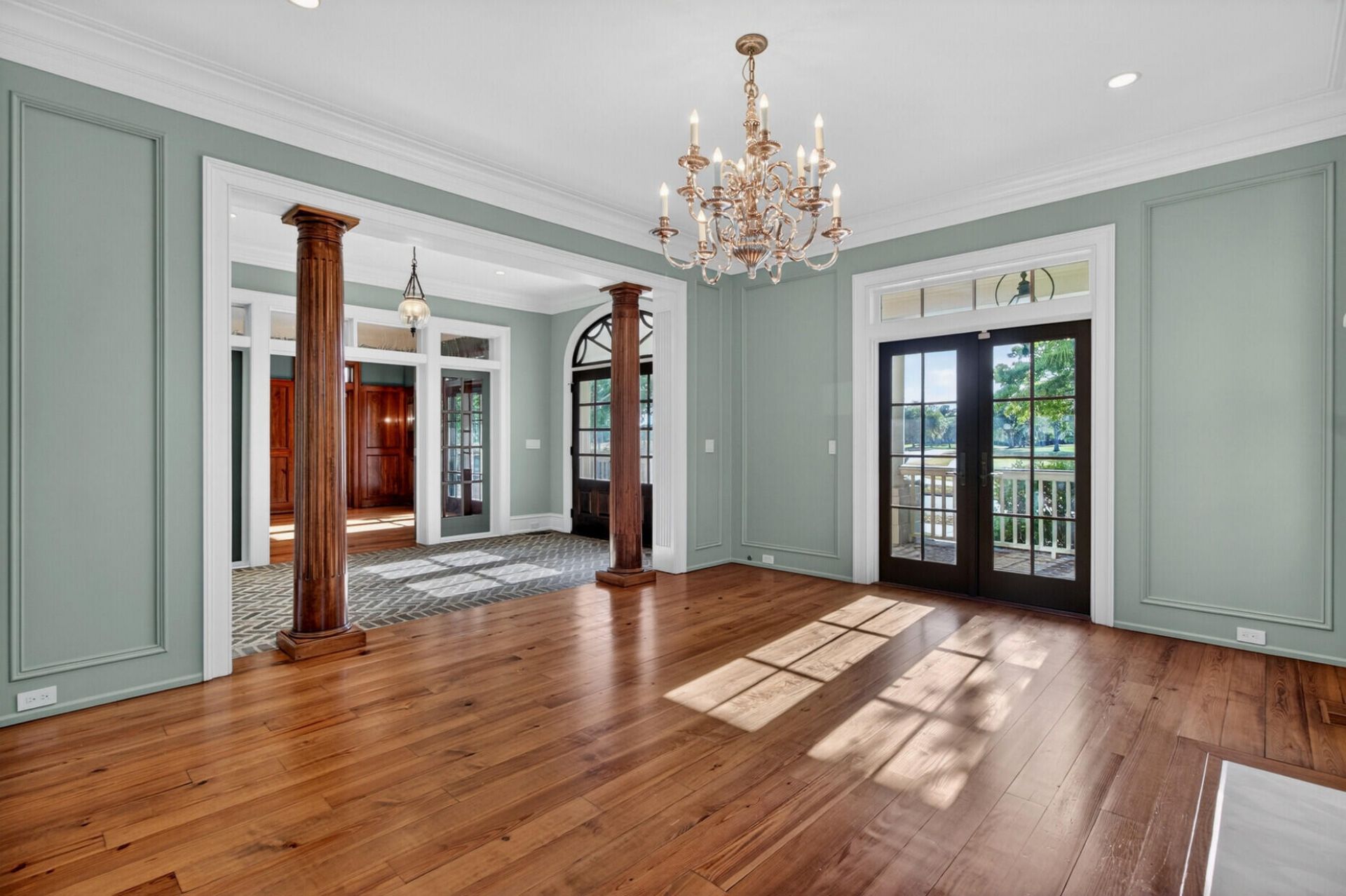 659 Island Park Drive Photo 13