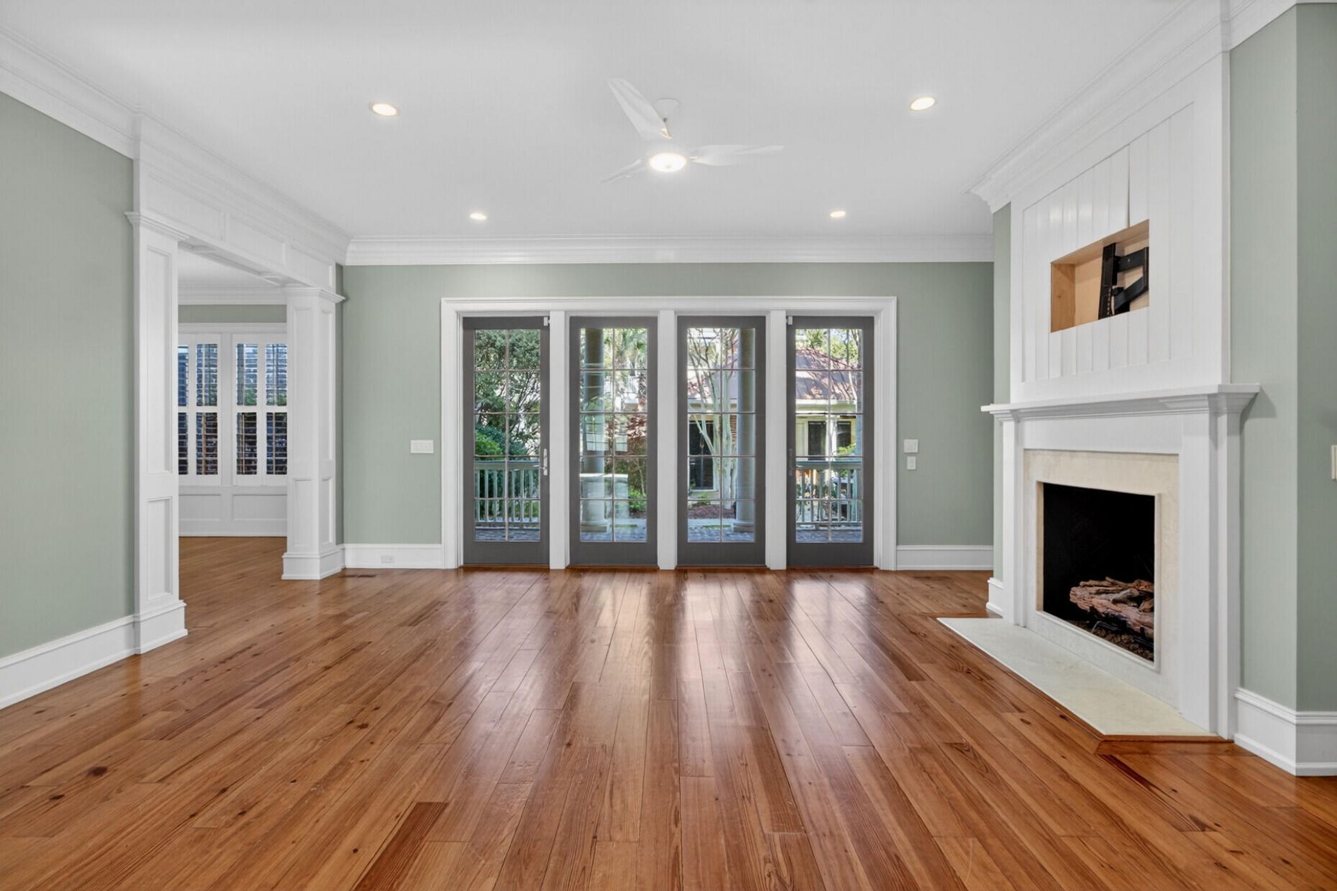 659 Island Park Drive Photo 24
