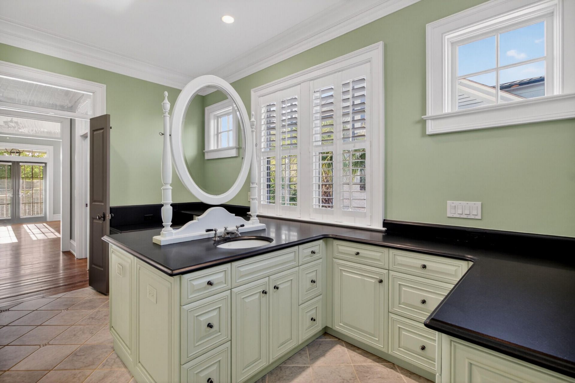 659 Island Park Drive Photo 34