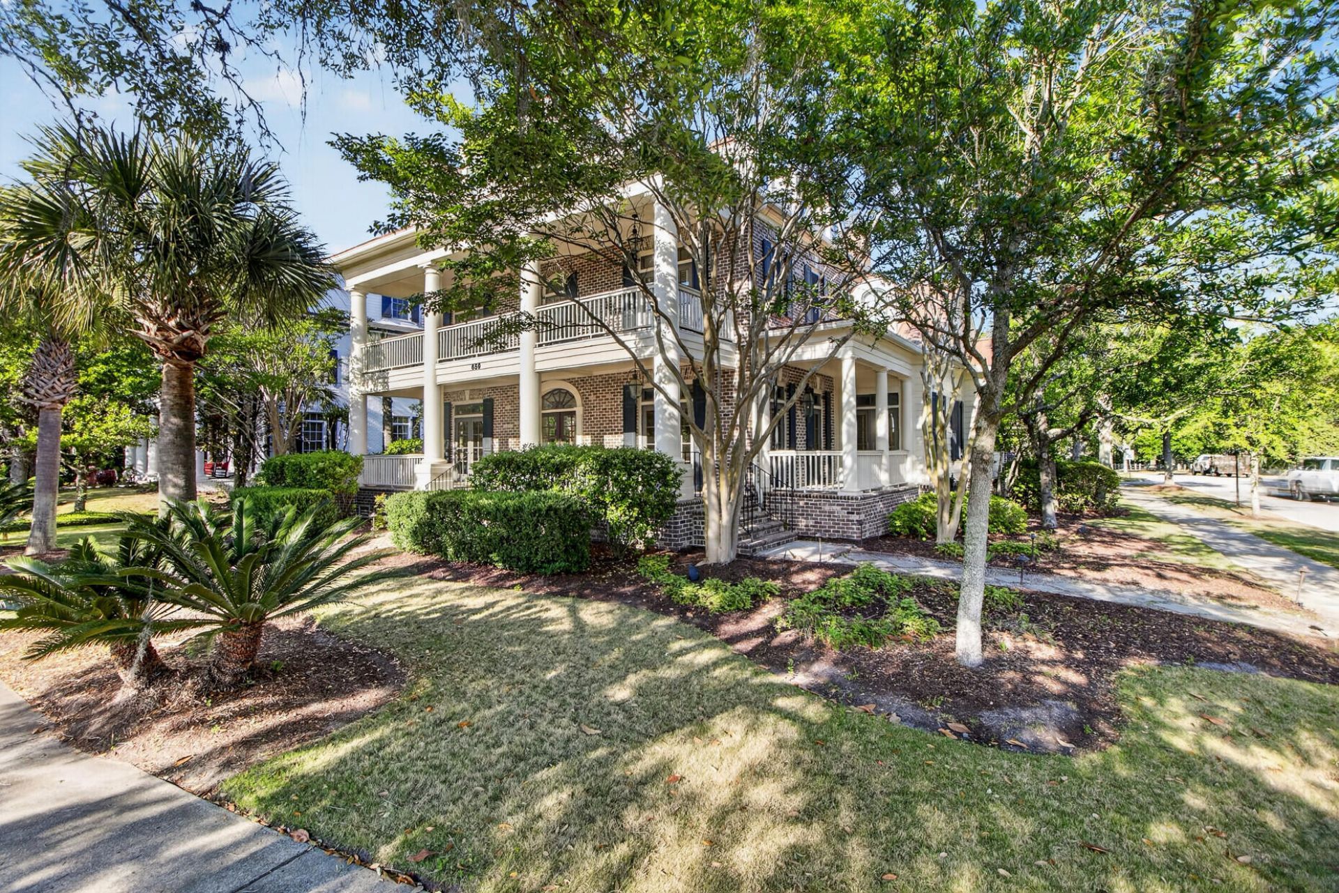 659 Island Park Drive Photo 4
