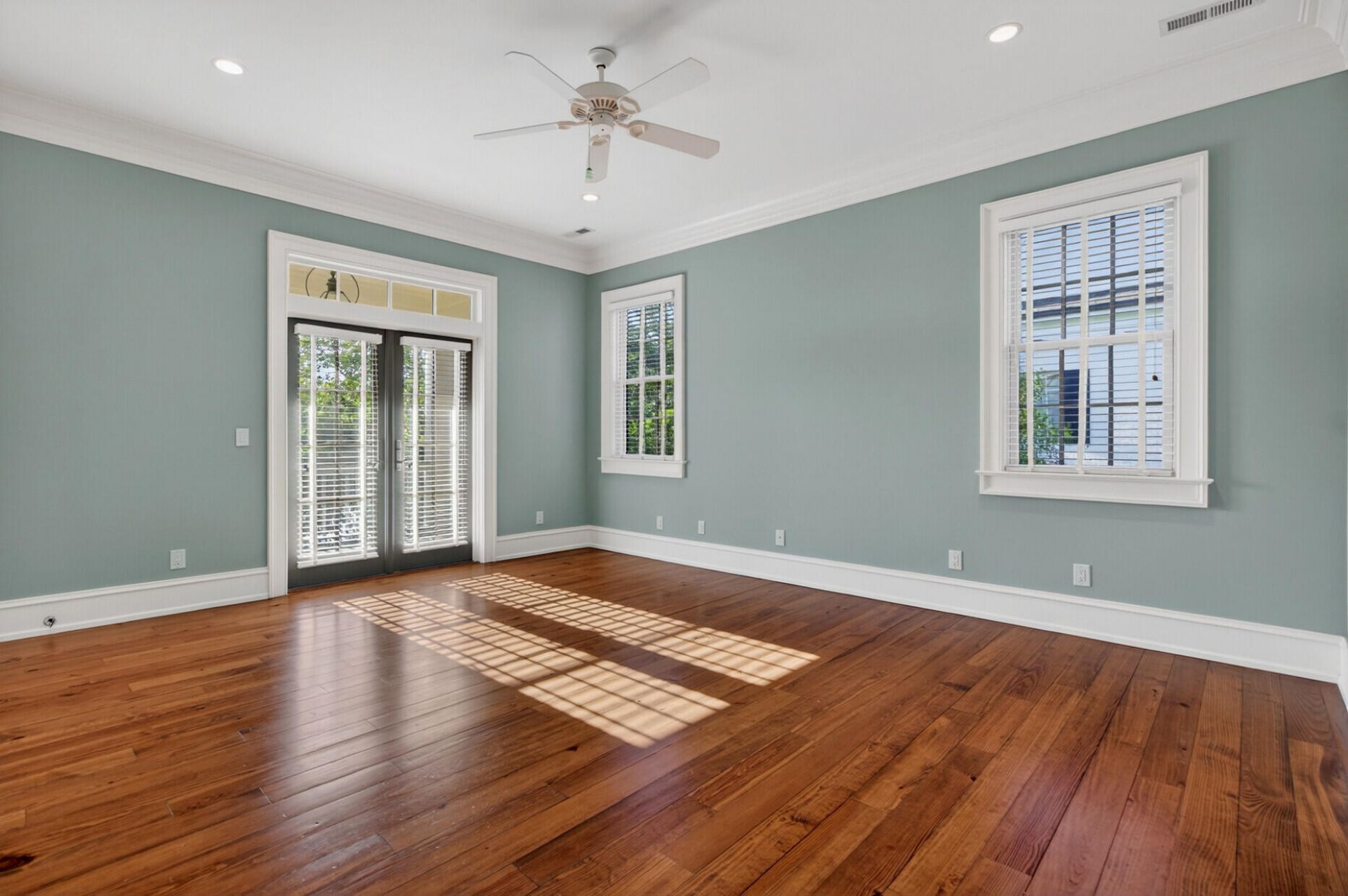 659 Island Park Drive Photo 45