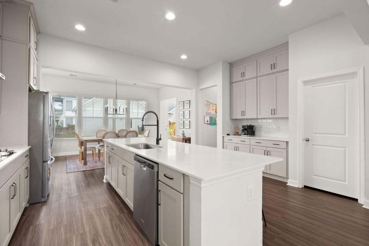 742 Myrtle Branch Street Photo 17