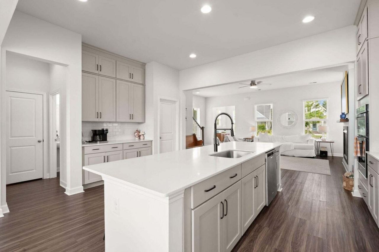 742 Myrtle Branch Street Photo 19