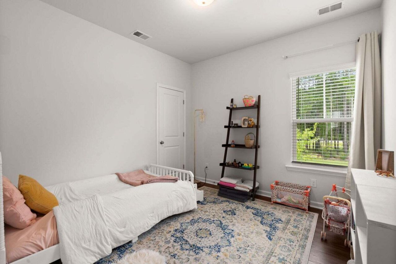 742 Myrtle Branch Street Photo 31