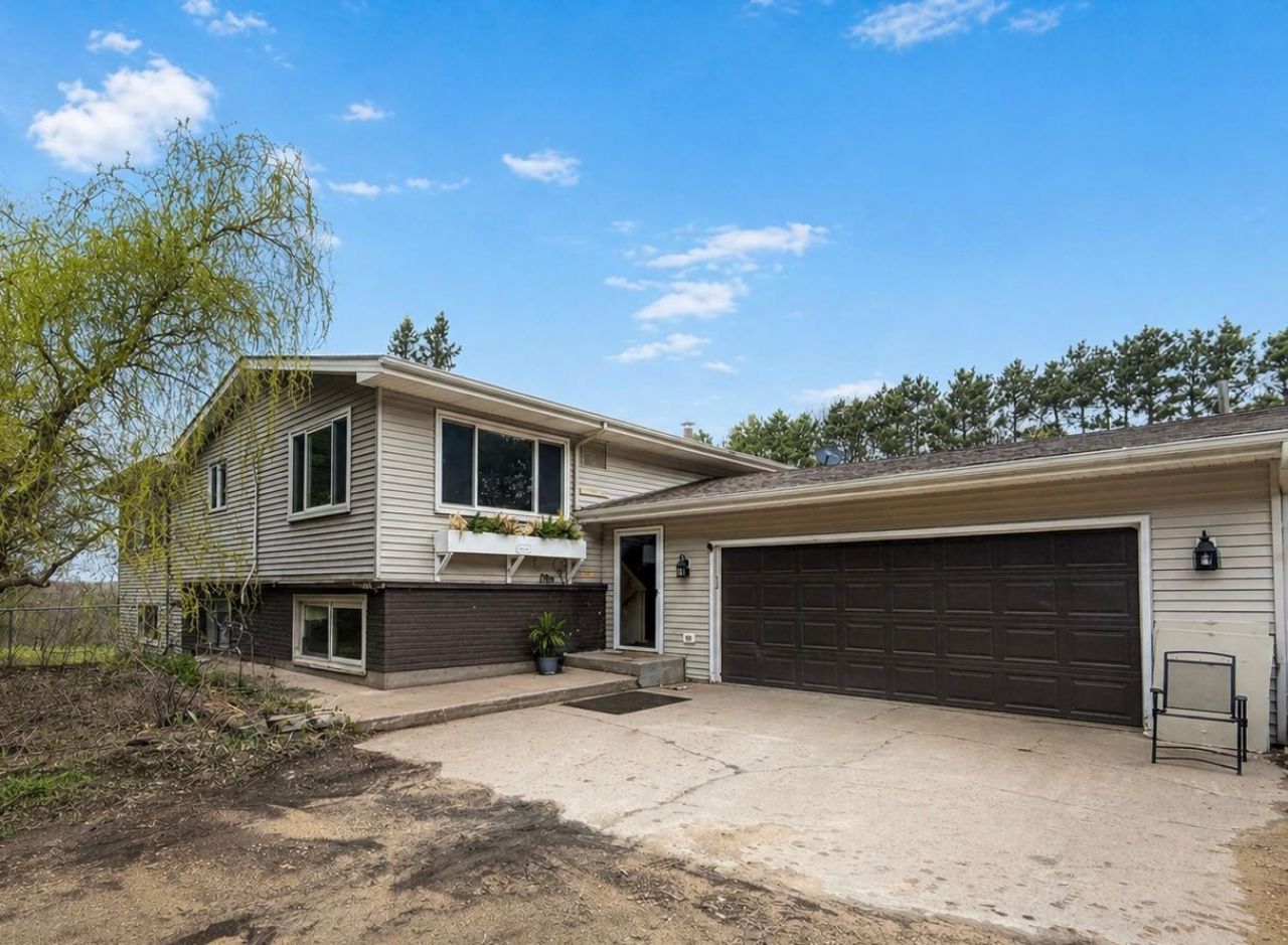 29928 Hemingway Avenue , Stacy, MN 55079