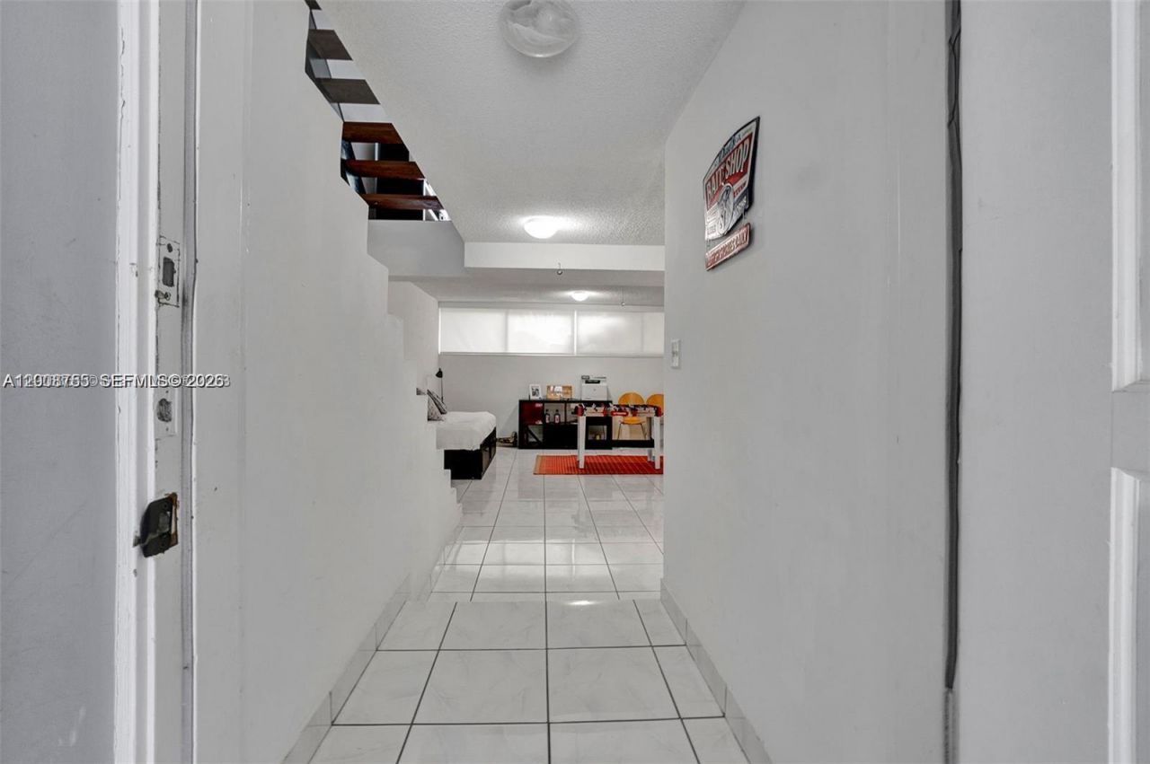 6821 Brookline Dr , Unit 6821, Hialeah, FL 33015 Photo