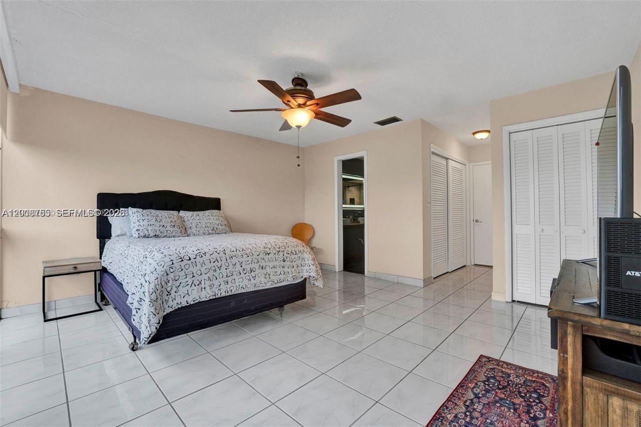 6821 Brookline Dr , Unit 6821, Hialeah, FL 33015 Photo