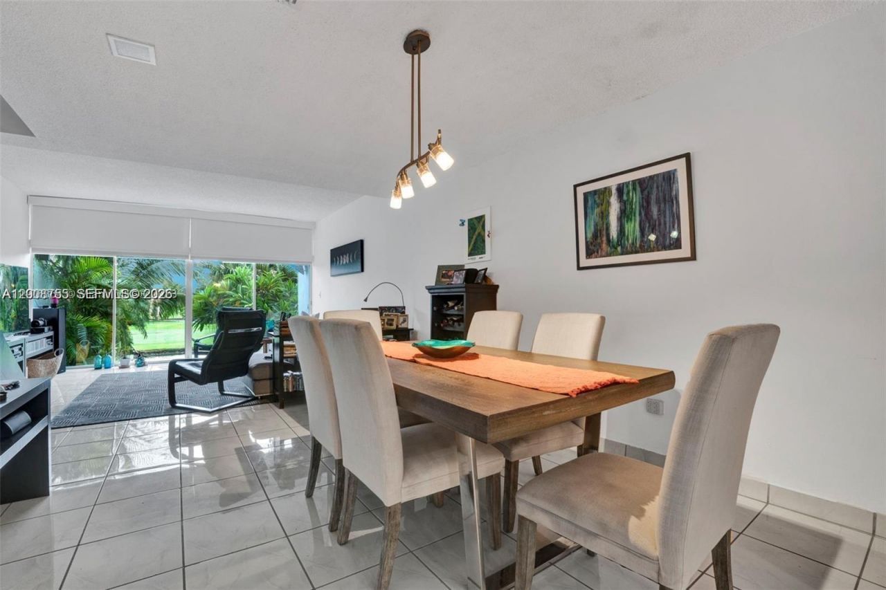 6821 Brookline Dr , Unit 6821, Hialeah, FL 33015 Photo