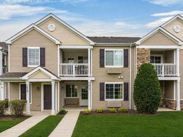 1613 Silverstone Drive , Unit 1613, Carpentersville, IL 60110