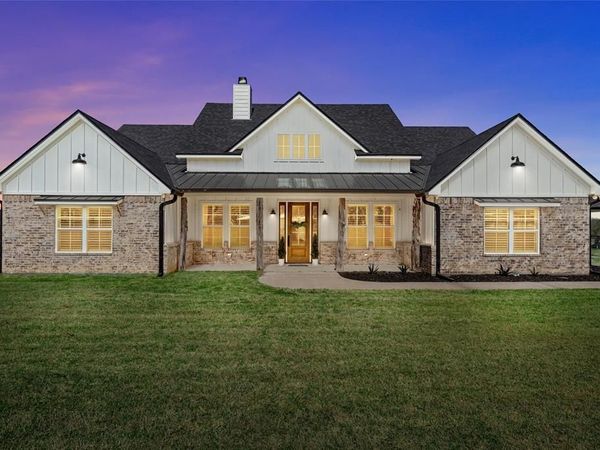 399 Satin Rd, Chilton, TX 76632